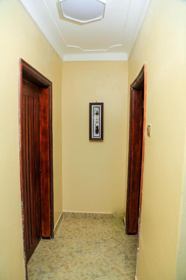 Palm Star Motel Fort Portal ภายนอก รูปภาพ