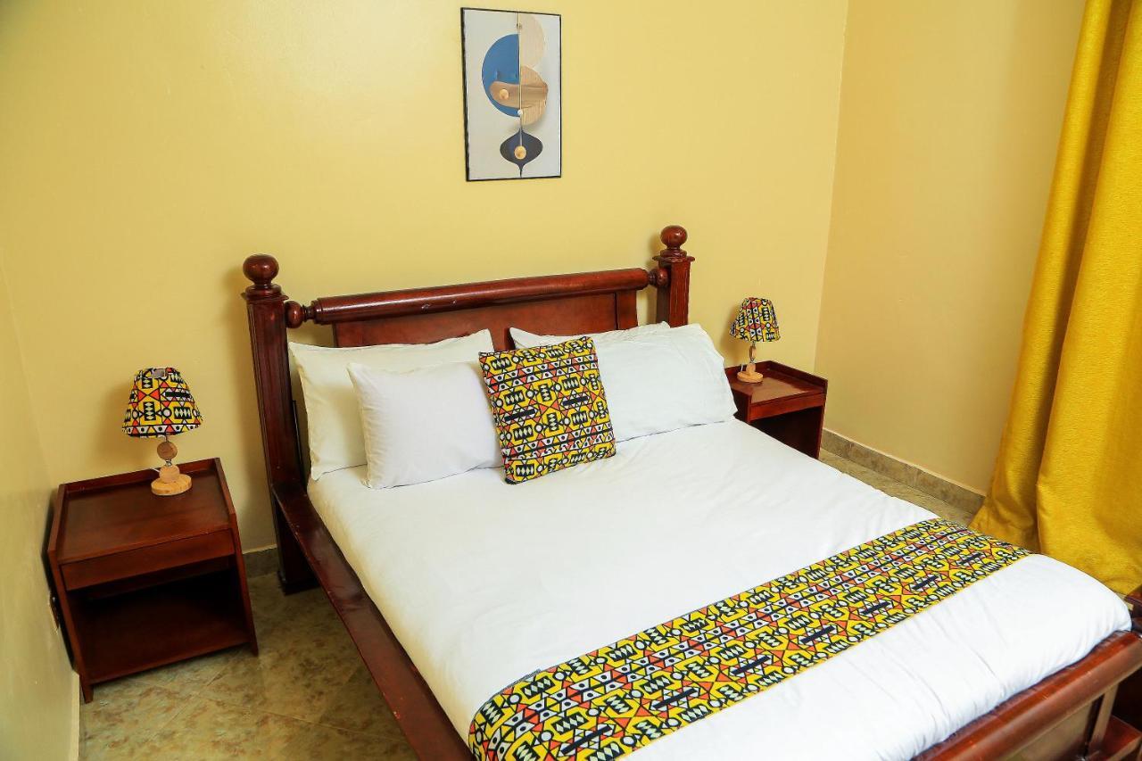 Palm Star Motel Fort Portal ภายนอก รูปภาพ